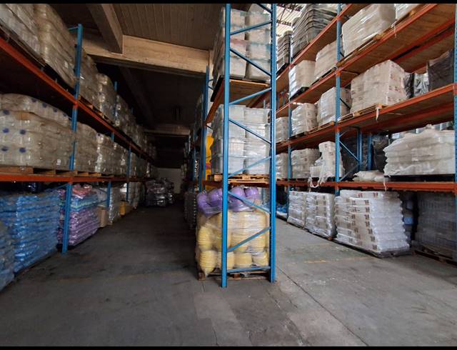 1,900M² WAREHOUSE TO LET IN HERIOTDALE